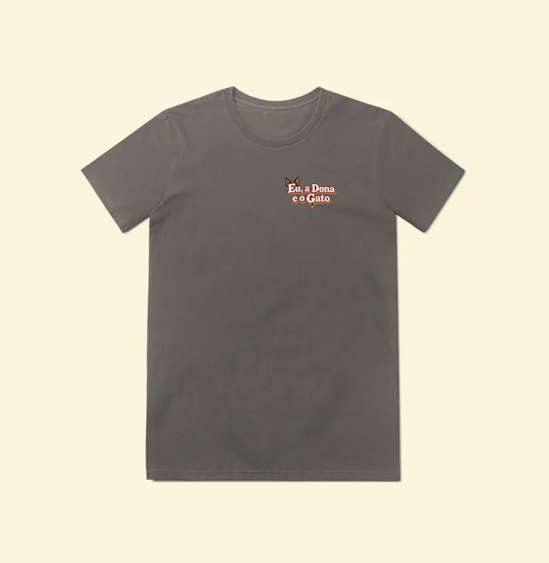 Baby look Estonada com a estampa Logo no Bolso