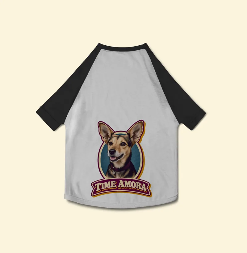 Camisa pet com a estampa Time Amora