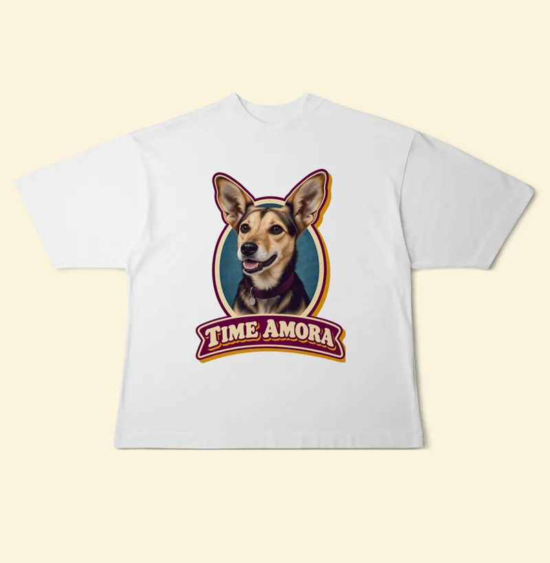 Camiseta Oversized com a estampa Time Amora