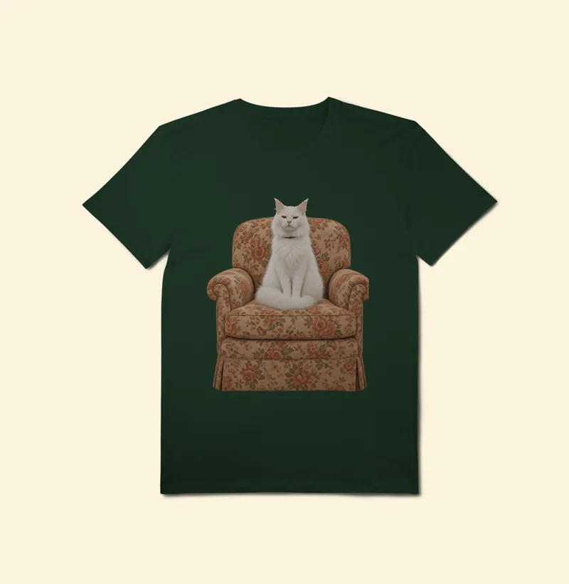 Camiseta Pima com a estampa Barão na Poltrona
